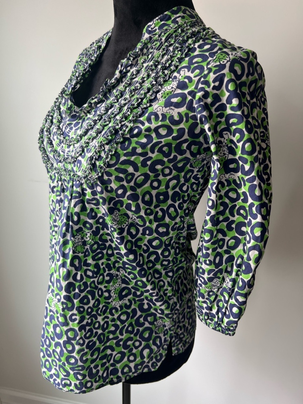 Lilly Pulitzer Vivi Peasant Top in the Thrill of the Chaise leopard print - XS - Picture 2 of 12